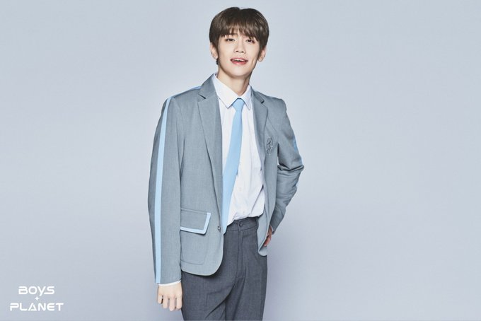 sunpollz's tweet photo. + TOP 4 (by CONTINENT) +

TOP 4 Most Popular Trainees from Europe:
1. Kim Gyuvin
2. Kim Taerae
3. Seok Matthew
4. Sung Hanbin https://t.co/SSwVyUokJR