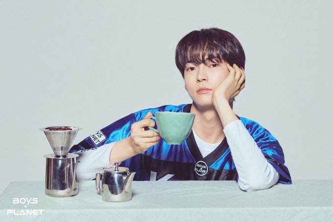 sunpollz's tweet photo. + TOP 4 (by CONTINENT) +

TOP 4 Most Popular Trainees from Europe:
1. Kim Gyuvin
2. Kim Taerae
3. Seok Matthew
4. Sung Hanbin https://t.co/SSwVyUokJR