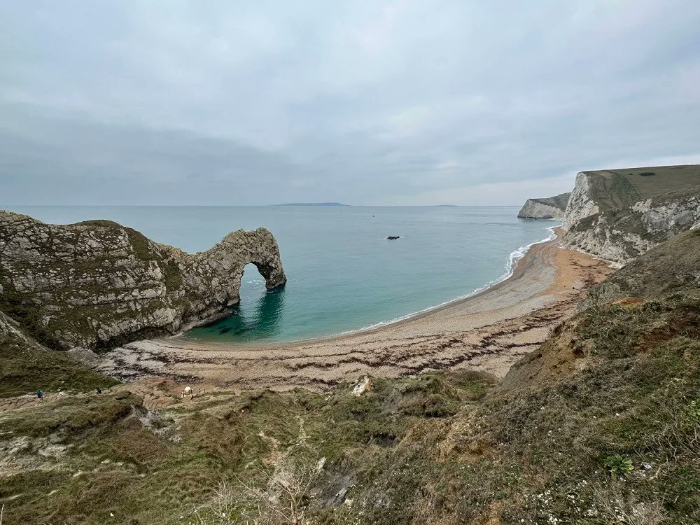 Splodz's tweet image. I love @VisitDorset. It's such a beautiful place to walk.  

In this post I share two contrasting walks on the Dorset coast. The iconic rugged and rocky one. And another more about the rolling countryside. 

&amp;gt;&amp;gt; splodzblogz.co.uk/2023/02/19/two… 

#GoHiking #GetOutside #OneHourOutside