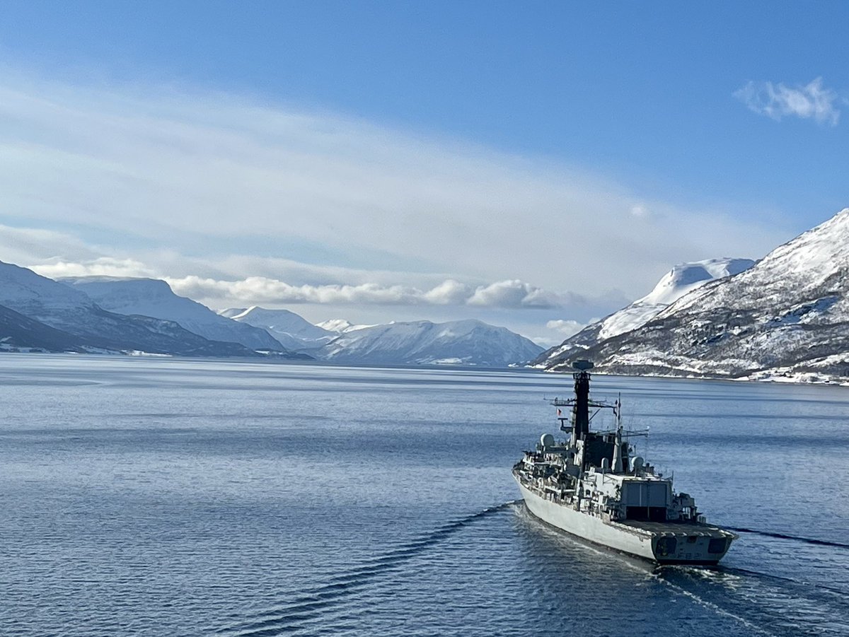 HMS Somerset tweet media