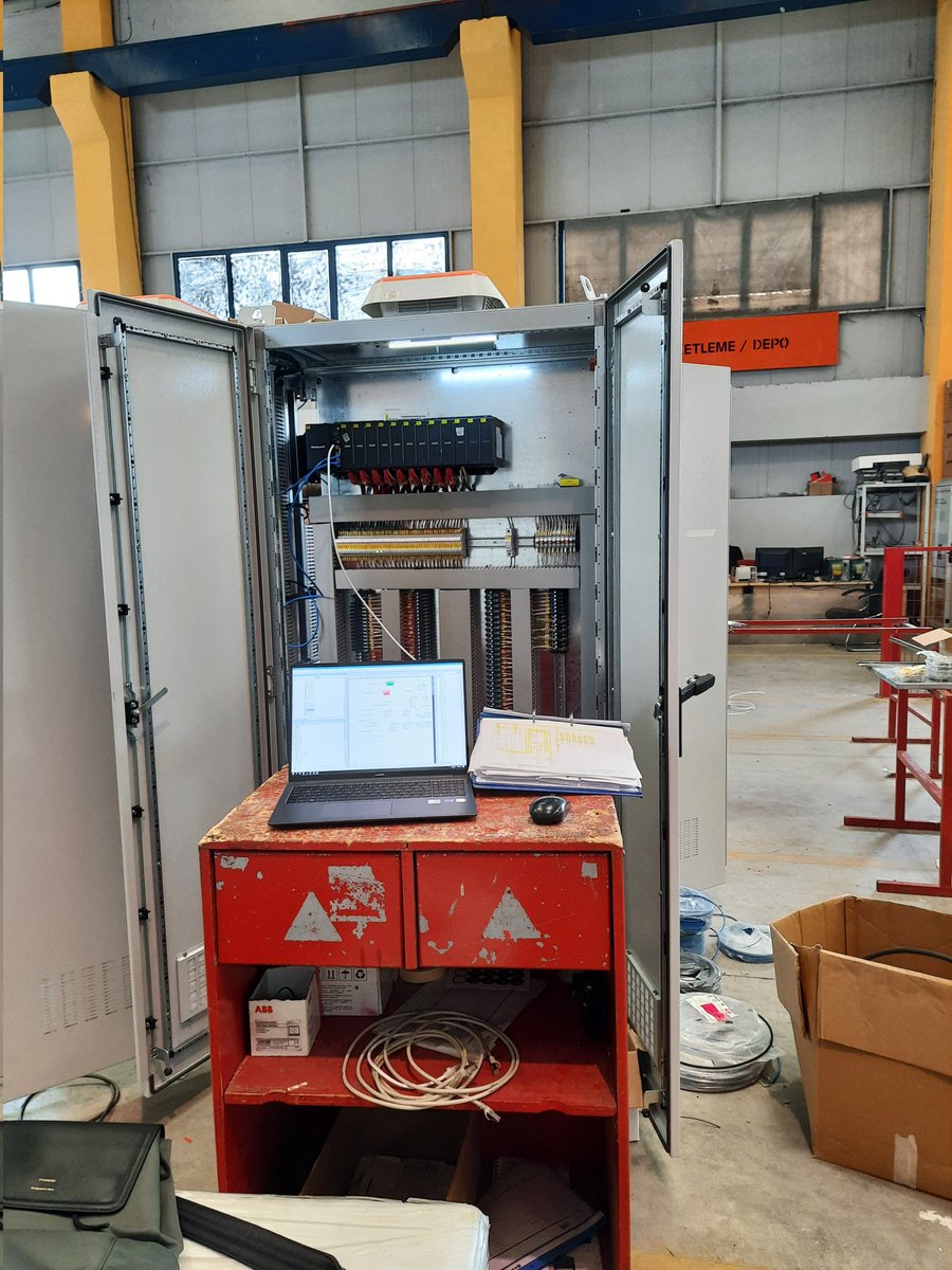 ernetotomasyon's tweet photo. Projemizde FAT testlerimiz tamamlanmistir. SAT testleri için hazir. 
#MCC #DCS #İstanbul #Honeywell #ABB #Ernet https://t.co/jJg1yXloxZ
