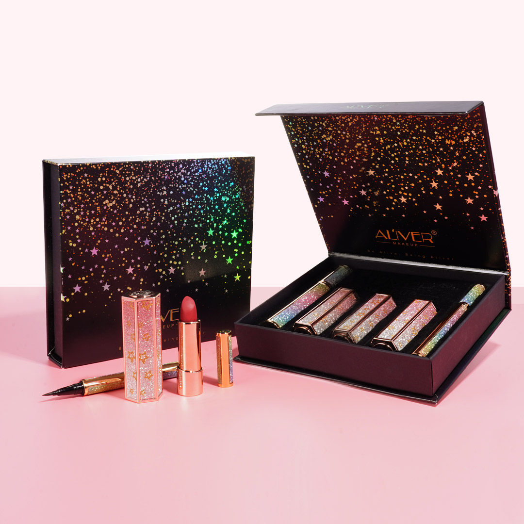 aliverbeauty's tweet photo. Get yourself a beauty box and make a statement with your glamorous lookโจ๐
This box contains everything you need to create stunning makeup looks, and it's the perfect gift for your loved ones๐๐คฉ
#beautybox #makeupset #mascara #eyeliner #beautyjunkie #cosmeticshop #Lipstick https://t.co/Acq6RjAUXY