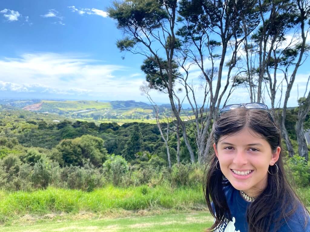 Taking the ferry from Auckland to the beautiful oasis of Waiheke Island is a real treat. The Waiheke Wine Trail makes this island in the Hauraki Gulf a great day trip, and a little slice of heaven not far from downtown Auckland. #NewZealand endlessfamilytravels.com/waiheke-island…