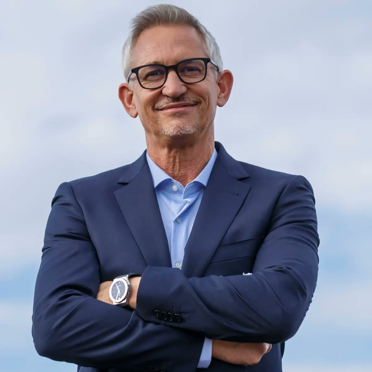 One is a privileged criminal, the other is a privileged hero.

Guess which one the Tories are protecting.