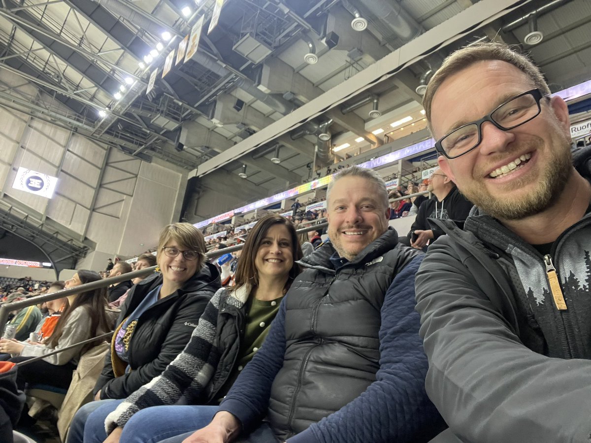gregdemop's tweet photo. #LetsGoKomets Warsaw Night with friends and neighbors! https://t.co/s0842zCW4I