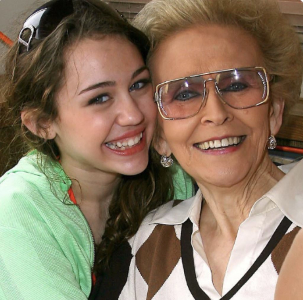 Miley Updates on Twitter: miley cyrus said that “Wonder Woman” was 