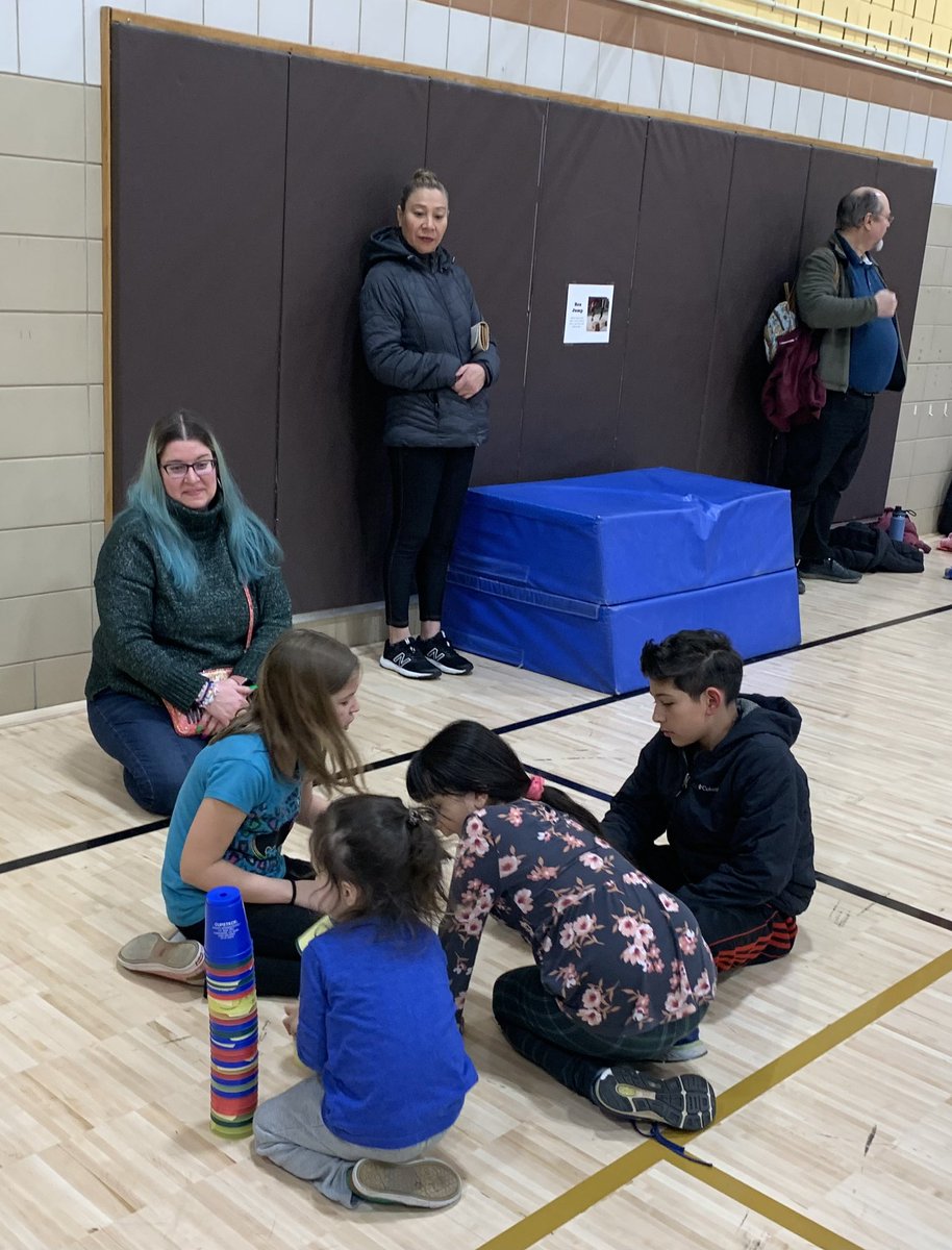 AllisonKiarie's tweet photo. Another great Resnik community event this evening. Thank you @ResnikPE for all of your hard work to ensure Family Fun and Fitness Night was a success! Thank you to the PTA for sponsoring the event and having goodie bags for all participants on their way out. ❤️@Resnikprincipal https://t.co/sCSKo5ANCj