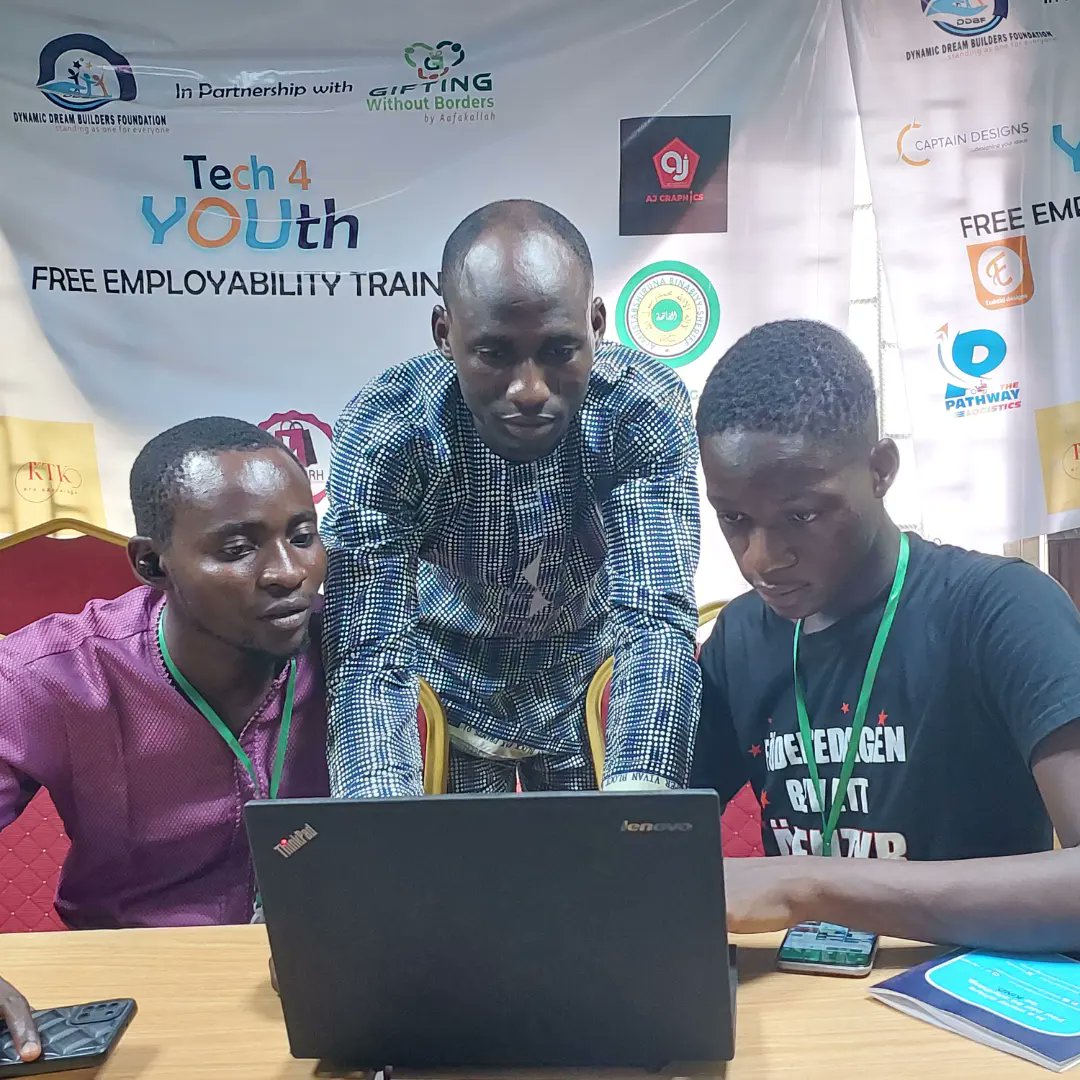 Week 3 of our Week 4 #Tech4YOUth program on 
1. Web Design
2. UI/UX Designs
3. Mini Importation
4. Microsoft Package
5. Personal Branding
6. Phone Graphics

#AAFAKALLAH
#Tech4Youths
#MushinCommunity
#GiftingWithoutBorders