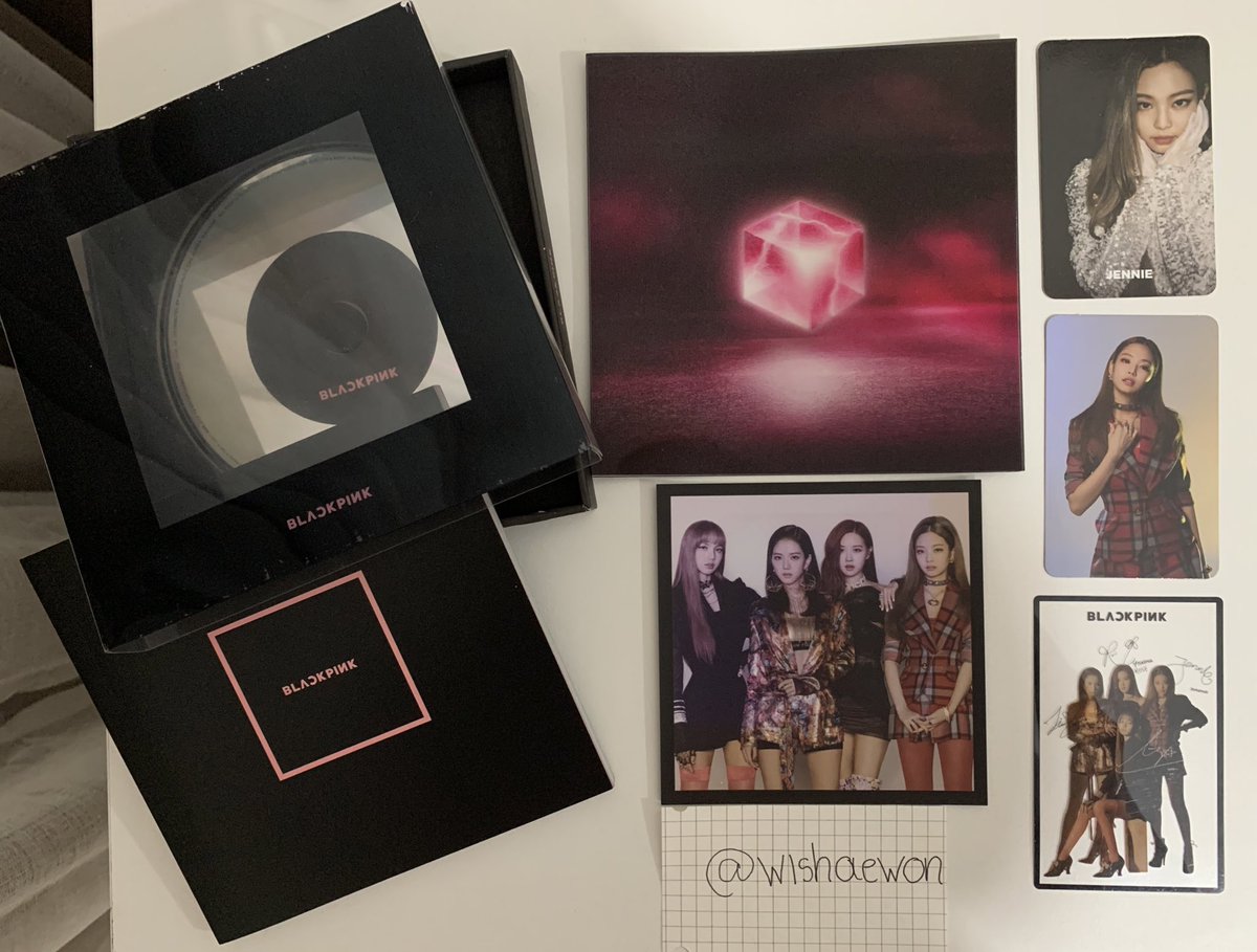 wishaewon's tweet photo. [VENDO/VENDA]

• BLACKPINK - Square Up (Black)
   - Photobook + CD
   - Photocards da Jennie
   - Postcard + POB 

• R$120,00 com frete incluso.
• Pagamento via PIX.
• Não reservo.

*Avarias na capa de plástico e no photocard.
*Mais fotos/vídeos na DM.

#BLACKPINK #블랙핑크 https://t.co/ZOyXIDELQc