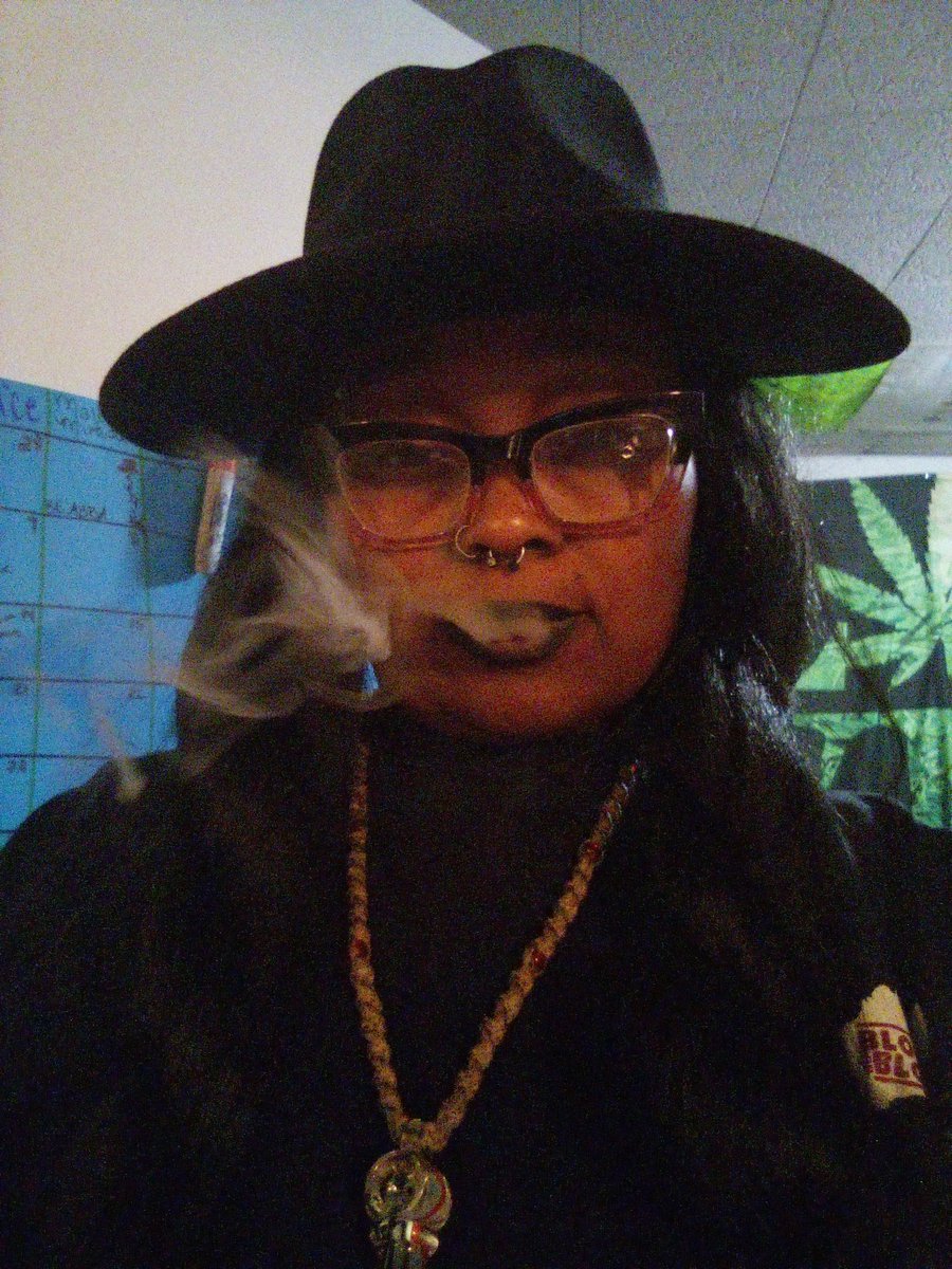 LoveAnation's tweet photo. https://t.co/2MYrQpKpWd #eyeamlane #sheashitchangershechangeshit #weeverybrand #daebonyworriors #daessenceofebony #eyeam #podcastlife #magnetic #magnet #godizme #goDisme #gim https://t.co/AmV5iUe71a