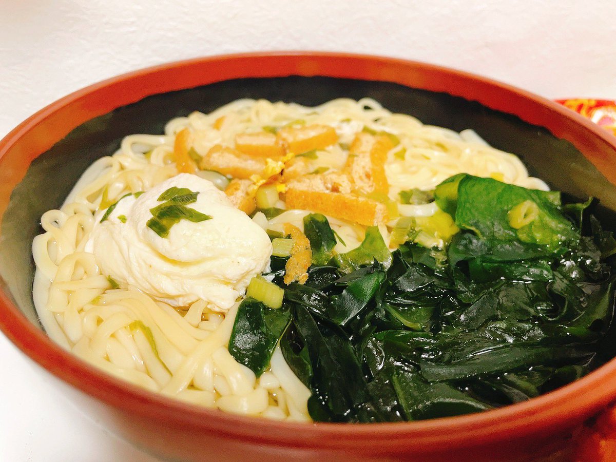 昨日🚺08と姉と一緒にカフェに行って目の前でパフェをほおばられて昼間からメンタルやられてきた(՞ .  ̫ .՞)"
⚔️だったら一緒に純粋に美味しいねって食べられたんだろうなぁ。