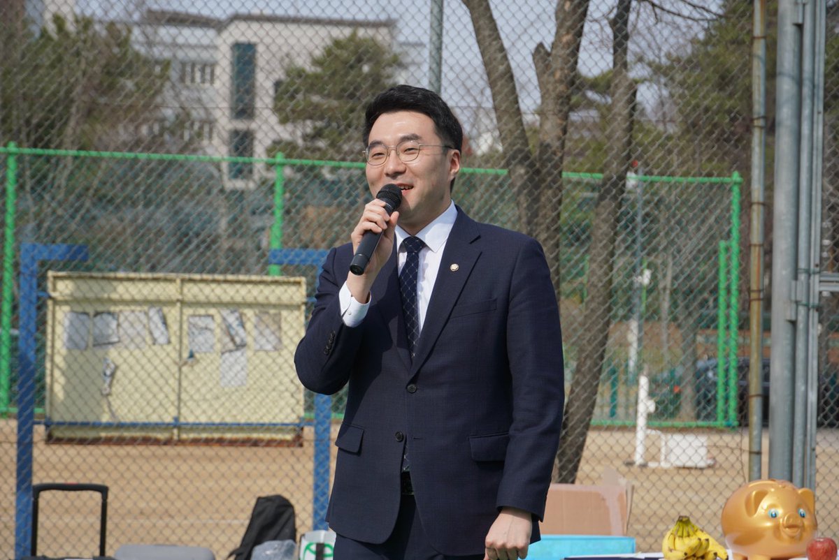 <여성축구단의 축구사랑 응원합니다!!>

여성축구단 시무식에 참석해 여성축구단의 올해 목표를 응원하고, 안전도 기원했습니다.