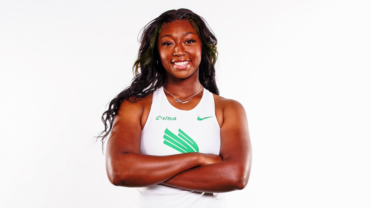 𝗪𝗼𝗺𝗲𝗻'𝘀 𝗗𝗶𝘀𝗰𝘂𝘀 🥉 Madison Sloan places third with a personal-best throw! 📈 145-1 (44.22m) #GMG 🟢🦅