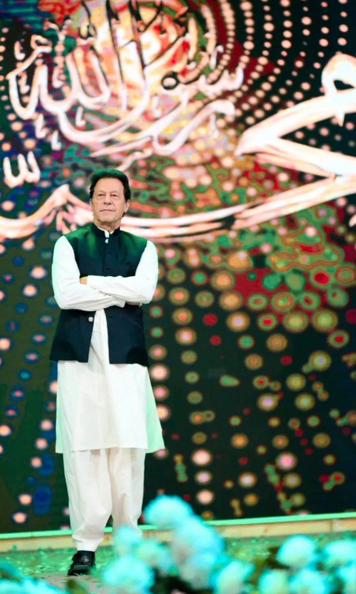Sohni_panjab's tweet photo. __"قرآن پاک" وہ واحد کتاب ہے جو
انسان کو بدلنے کی طاقت رکھتی ہے 🧡🥀
بیشک 🙌♥️
#ReleaseShoaibShaikh
#Facist_PDM
#PakistanisBleeding 😭 https://t.co/zhQdA2vnCr