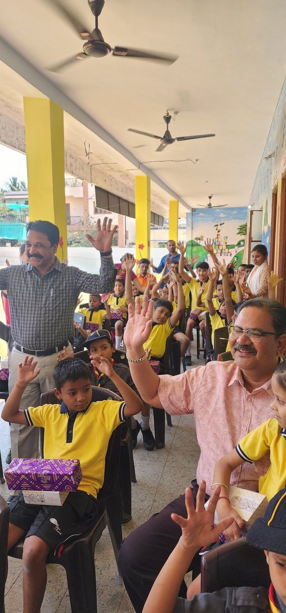 थैंक्स <a href="/bhupeshbaghel/">Bhupesh Baghel</a> जी आपके माध्यम से अर्पण दिव्यांग पब्लिक स्कूल के बच्चों का स्कील डेवेलपमेंट का काम शुरू होगा।ये न सुन सकने वाले न बोल सकने वाले बच्चे अब विभिन्न प्रकार के ट्रेनिंग लेकर आत्मनिर्भर बनेंगे।
थैंक्स <a href="/VivekAcharyaIFS/">Vivek Acharya</a> जी संस्कृति पुरातत्व विभाग सी जी।
<a href="/ipskabra/">Dipanshu Kabra</a>
