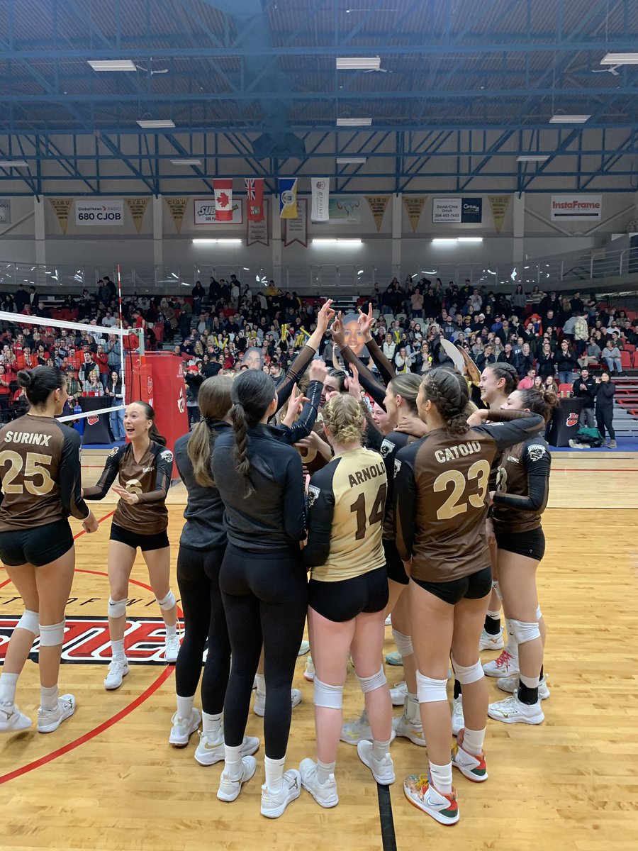 umbisons's tweet photo. A rewarding night indeed 🤘

#WeAreAllBisons #HornsUp🤘 #UManitoba https://t.co/tBbljeyULE