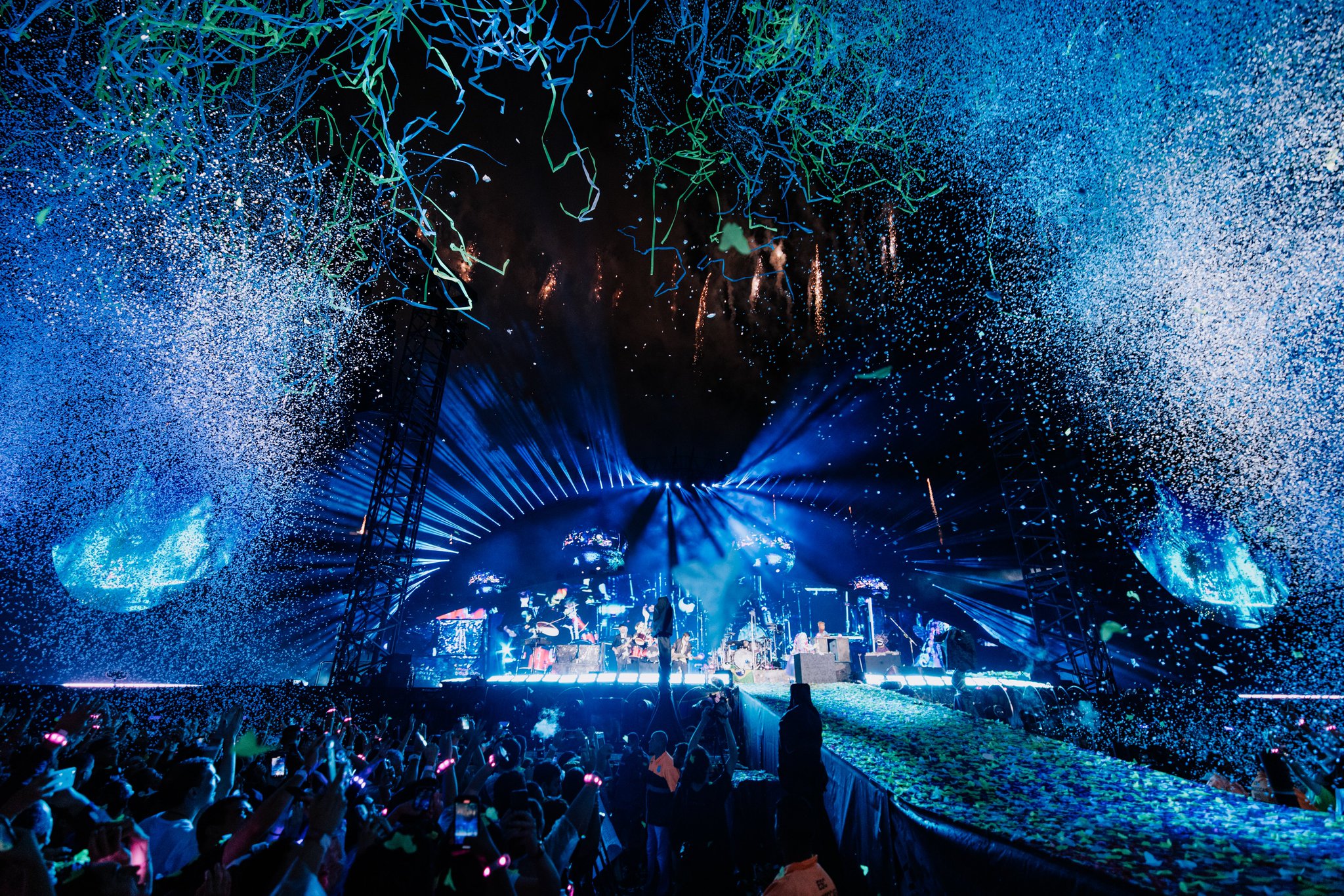 Coldplay on Twitter: “Thank you São Paulo https://t.co/33sto2h8CP