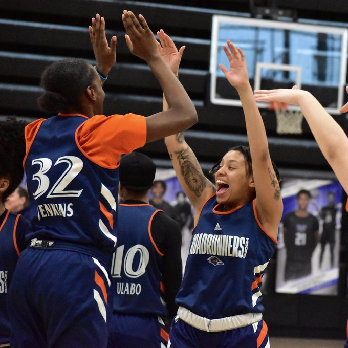 UTSA's tweet photo. What a phenomenal team, what a fantastic season. @UTSAWBB, we are so so proud of your hard work on and off the court. We've had a great time watching you this season! Birds up, forever. 🧡 💙 

#LetsGo210 https://t.co/TmBDu9MZvv
