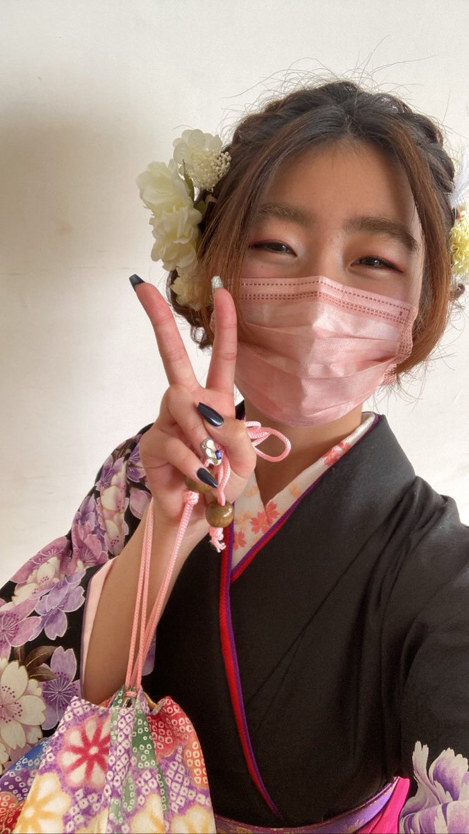 mikomiko350318's tweet photo. おはみこ！

今日は卒業式🌸
久しぶりに会うお友達たちと沢山話して楽しんでくるぞ！！
SUS見れないのがすごい残念なんだけど、出演者の皆様、楽しんできてください🙌

今日も皆様の1日が素敵なものになりますよーに✨
#新人歌い手 #初絡み・初リプ大歓迎 #リプの早い5人は安定 #SUS5 https://t.co/473eaQ5361