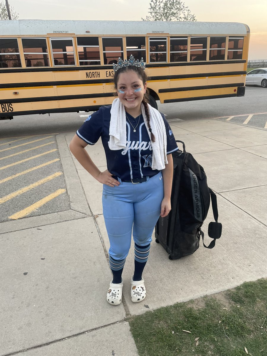 softballjaguars's tweet photo. Tonight’s superlatives! 🔥 Maya Kassis is our Queen of the Diamond, with her 4 RBIs 👑 Mackenzie Morgan gets the Golden Glove, 🌟 for her 6 strikeouts in the circle tonight! 🥎 #team15 #1% #rally🤠 @JPApride @CTJATHTRN @CoachTPMiller  💙🐆🤍 https://t.co/zCQi3TUc88