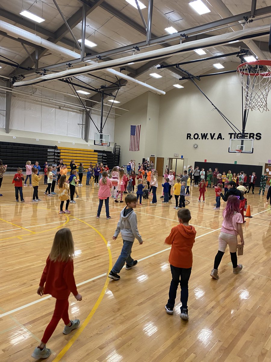 Mbclark_63's tweet photo. The Cha Cha Slide and Friday are the biggest hits for our Friday Morning Dance Party!  More students are on the dance floor than ever before!!!  ❤️❤️❤️
#rowvaelem #rowvastrong https://t.co/pvSU6cKEW3