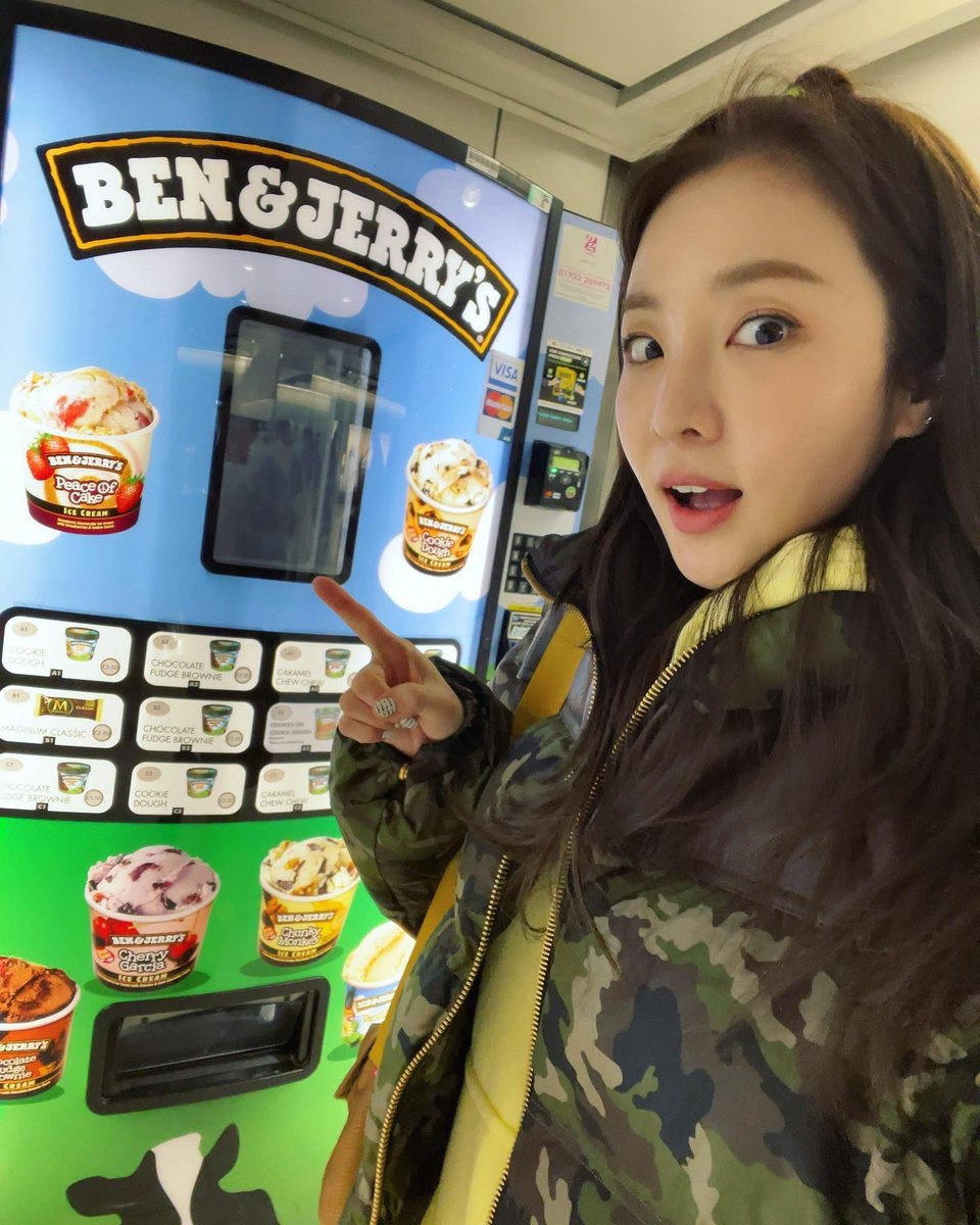 krungy21's tweet photo. Hello, London 🇬🇧👋🏻 https://t.co/yQ2kjxI6AE