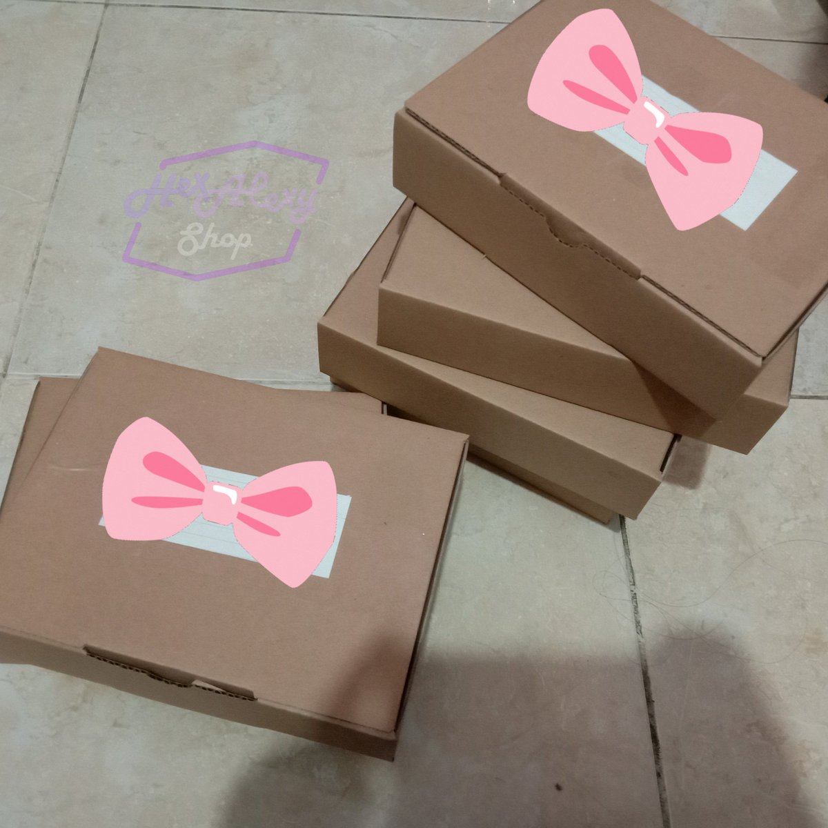 hexalexyshop's tweet photo. 6 pesanan Pita Lightstick Blackpink tanggal 4 Maret untuk Blackpink #BORNPINK_WORLDTOUR in Jakarta udah dikirim &amp; selamat sampai tujuan😆 
Terimakasih banyak yang udah order &amp; have fun blink😊
#BORNPINKinJAKARTA #BORNPINKinJKT bp hammerbong deco ls pita ribbon

-Min Lex https://t.co/FfyP8fbdOt