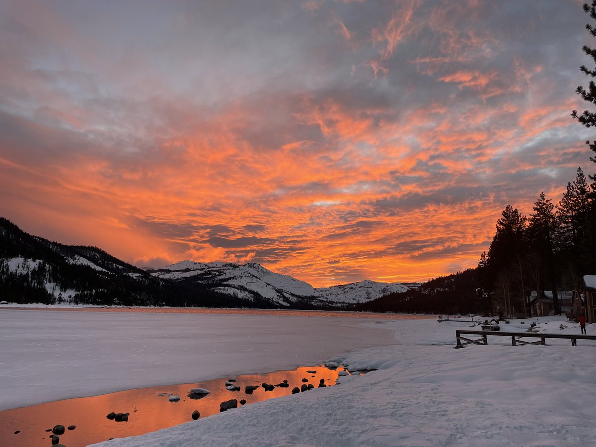 Sunset tonight over #donnerlake captured by my daughter, Avian Borden. #cawx #casnow #cawater #truckee #california #snowday