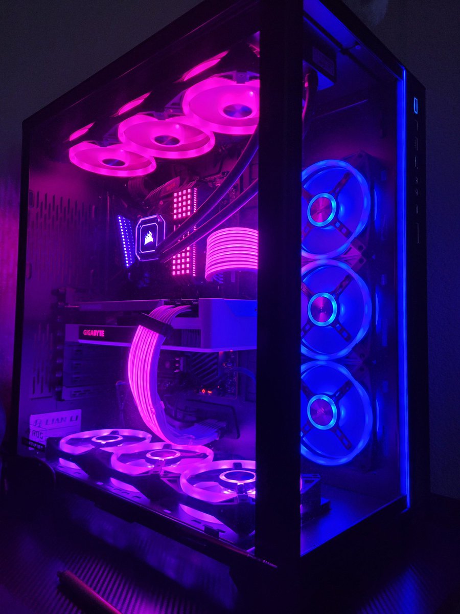 peeceecenter's tweet image. #PeeCeeBuilds #BuildOfTheDay

Cyberpunk themed build.

Post a picture of your build and tag #PeeCeeBuilds for a chance to be featured on our page.

Build posted by Discord user NigerianPrince489#9208