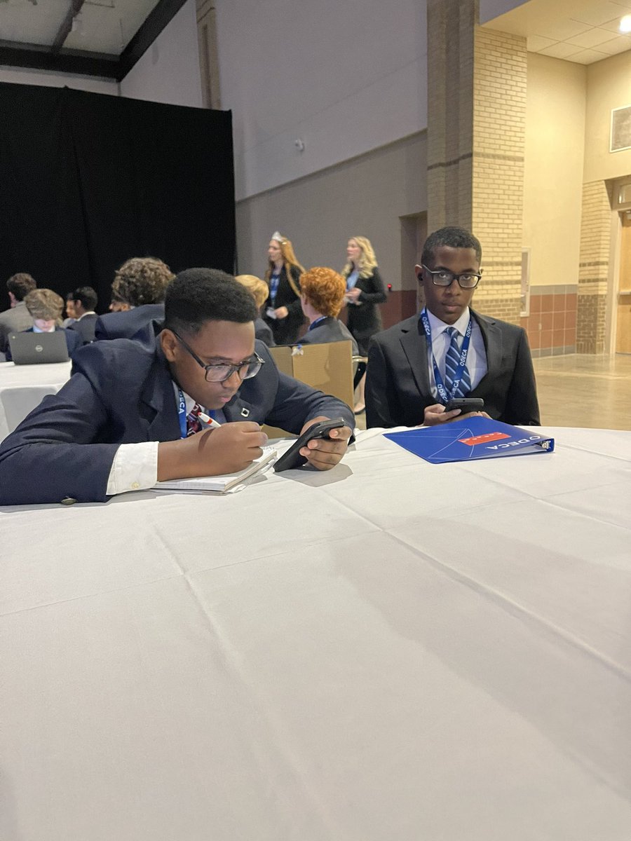 Angeline Hale tweet media