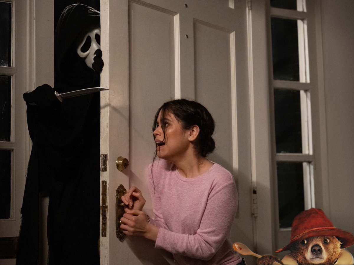 FictusFilms's tweet photo. #SCREAM6 in theaters now…
Ghostface is out to murder…but little does he know about the little bear, vacationing with #taracarpenter
Each day I share pictures of Paddington (which may or may not be photoshopped) #Pic36
@ScreamMovies https://t.co/ocC1QBYDKn