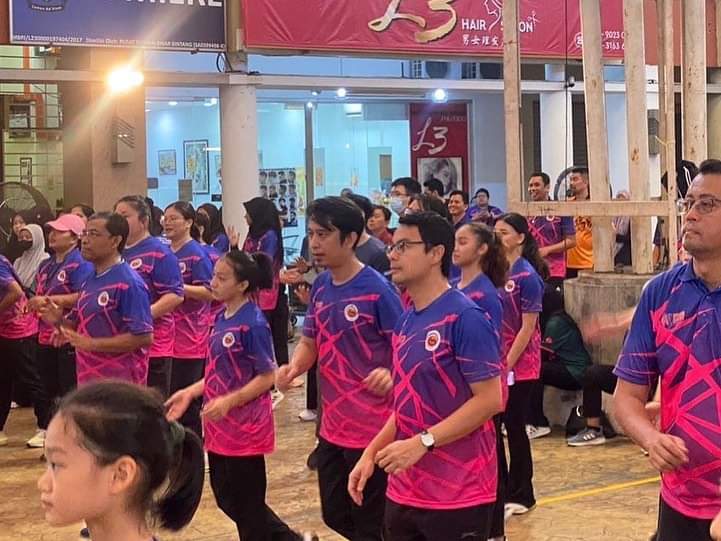 cheanchung's tweet image. Senamrobik anjuran Kementerian Belia &amp;amp; Sukan sempena Hari Wanita Sedunia di NZX Lembah Subang. Ramai penduduk turun berpeluh bersama @hannahyeoh , @AdamAdli  , @halimey, Shatiri Mansor &amp;amp; @LimYiWei4MY.