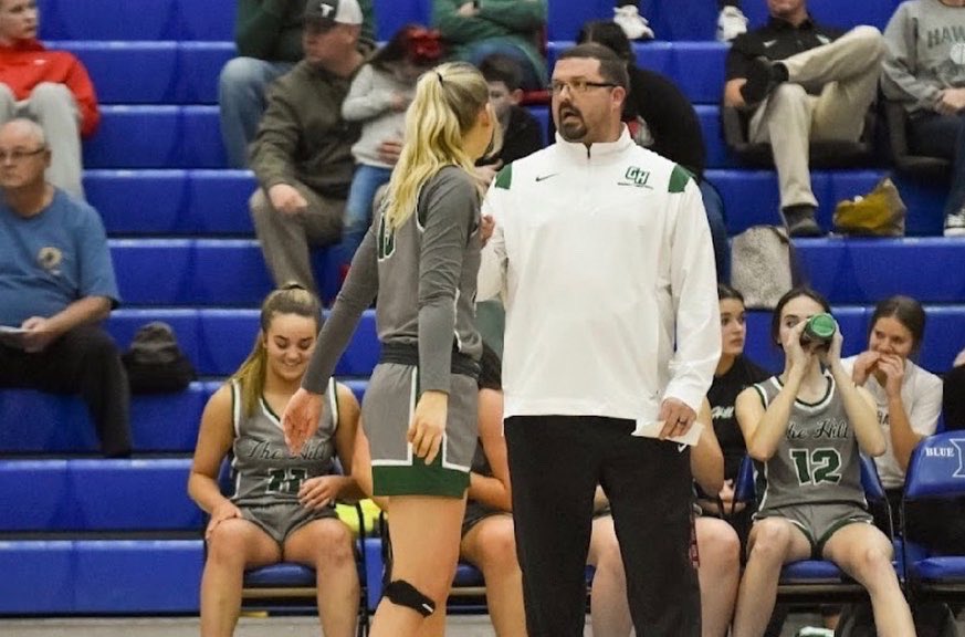 KensleyCarter's tweet photo. These coaches you see here, made an impact on my life that I’ll never forget. One thing Coach Simmons always said was “Seniors, your time is almost up, don’t go out with any regrets” I speak for all the seniors when I say, I don’t have any regrets from this season. #15out https://t.co/dg8QeZPZBj