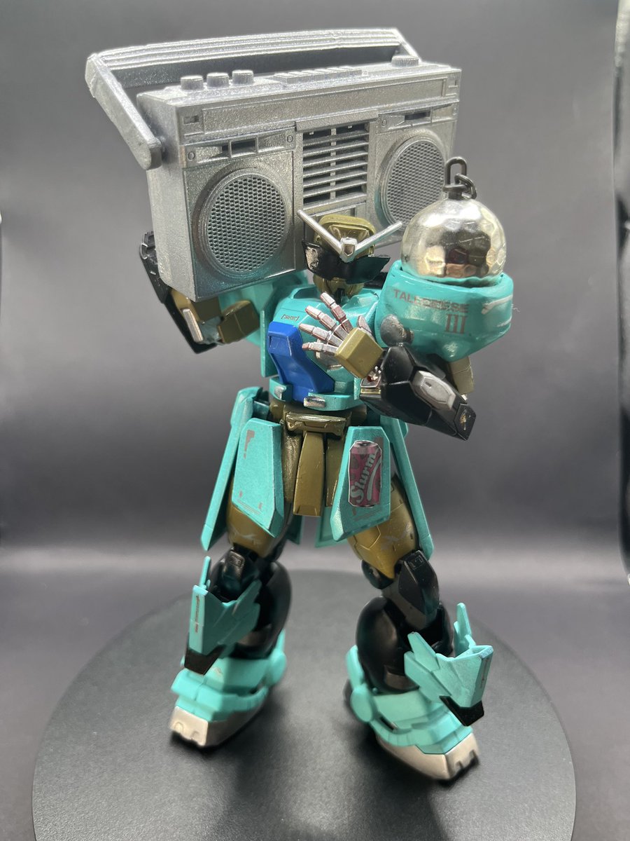 JoerInferno's tweet image. Party on Slurms! Party on contest winner! #Futurama #slurmsmckenzie #slurm #gunpla #ggundam