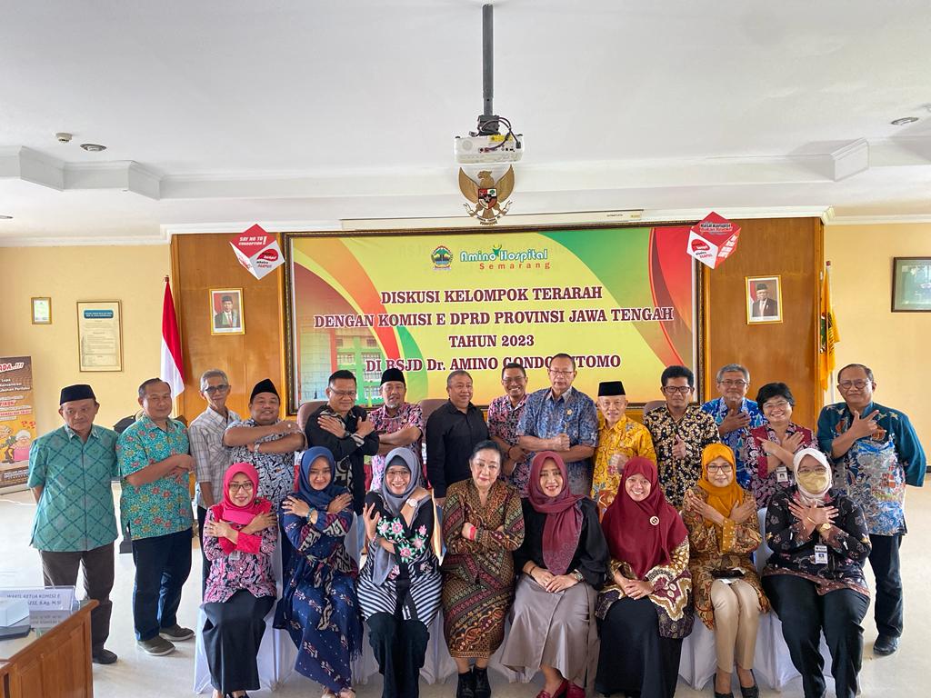 dearyusi's tweet photo. Late post. FGD dgn KOMISI E DPRD Jateng n RSJD Amino. 080323😇 https://t.co/DbgjxbaSqo