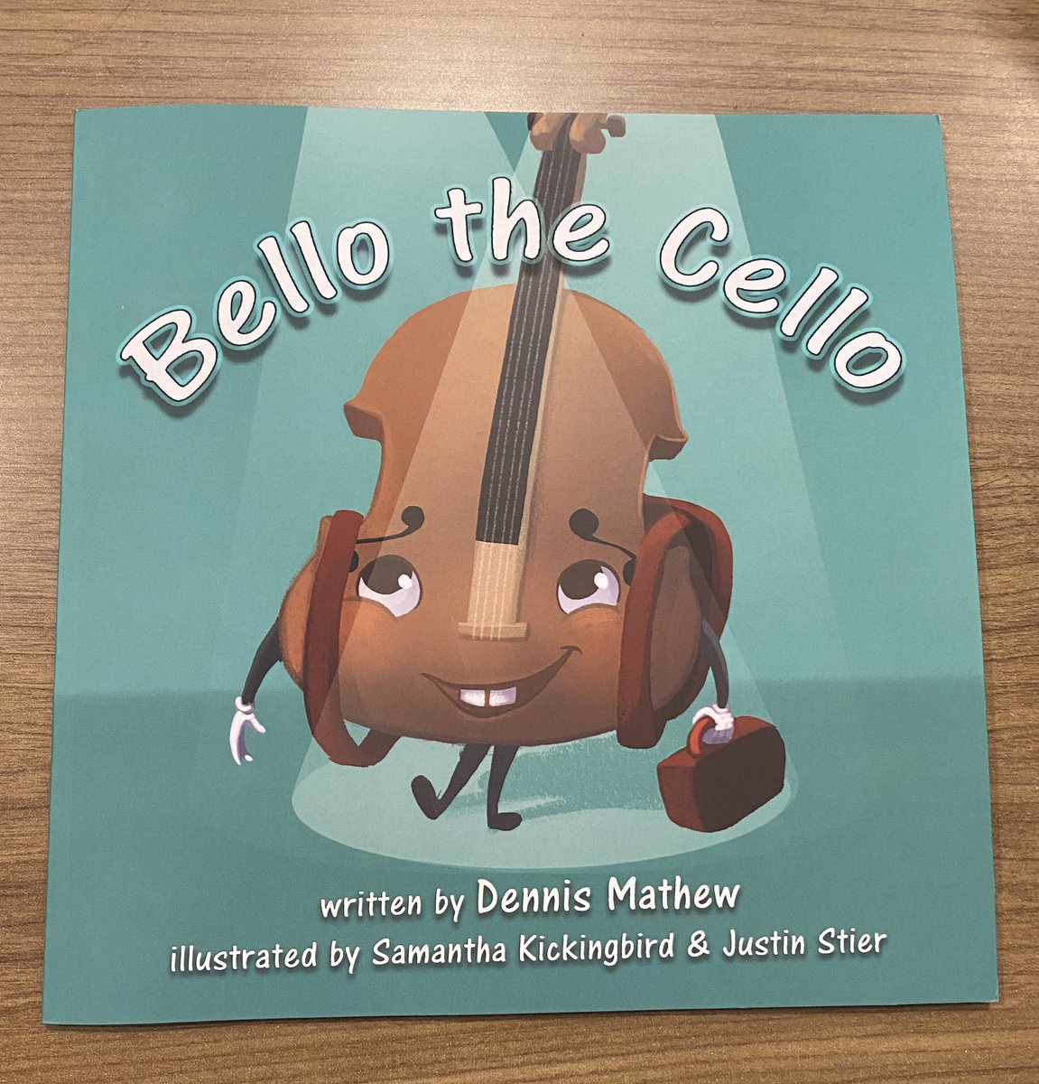 SVRaidersRead's tweet image. An awesome day in the elementary library. Author Dennis Mathew read us his book Bello the Cello. A story about finding your place and belonging. Be sure to listen to the song! 💙💛💙 #RaidersRead #BeARaider