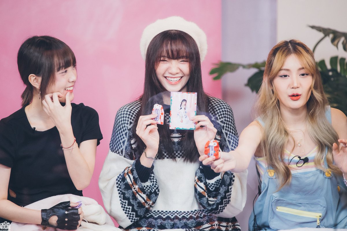 whirl2win's tweet photo. เอ็นดูลูกสาวเปิดได้รูปพี่ฟอร์
#YoghurtBNK48 #bnk48 #HILIVE #DigitalLiveStudio
Page: winnie48
IG: winnie.48 https://t.co/TjcxcLkqBR