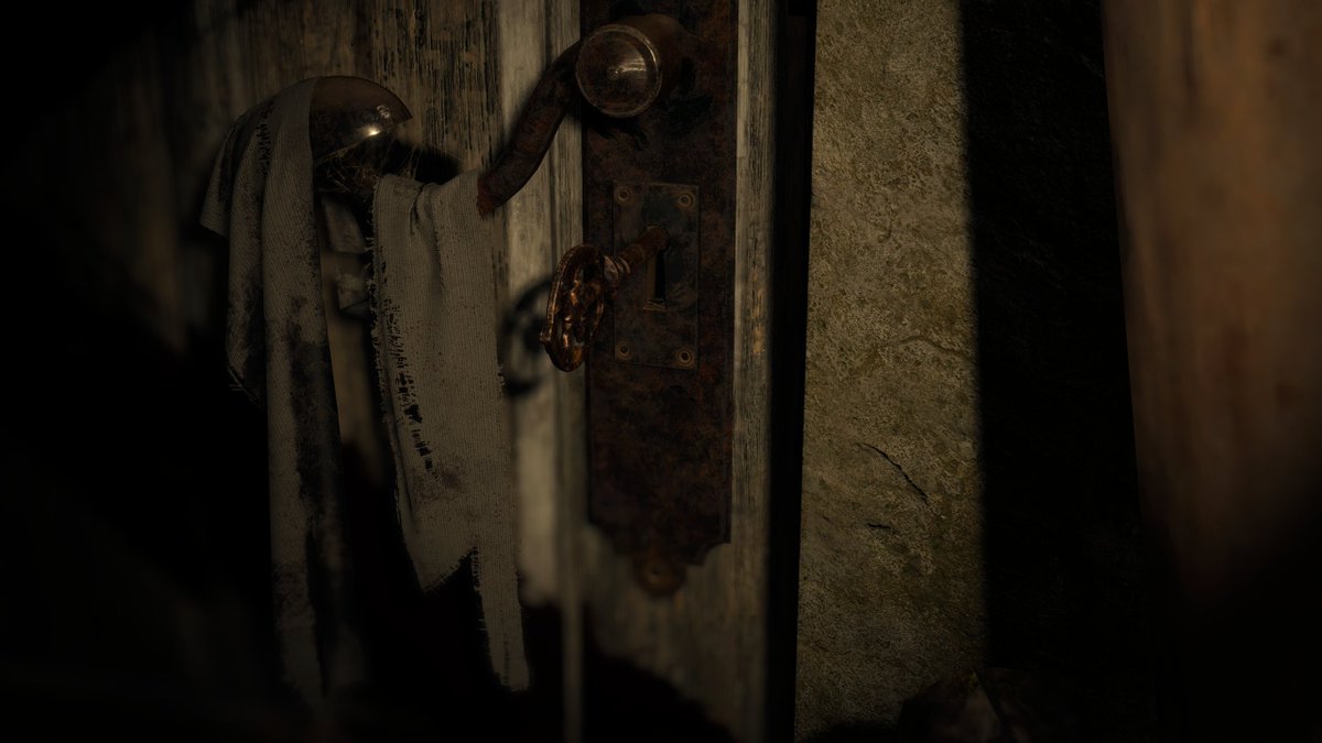 DX on Twitter "Some shots I took of the Resident Evil 4 Chainsaw Demo