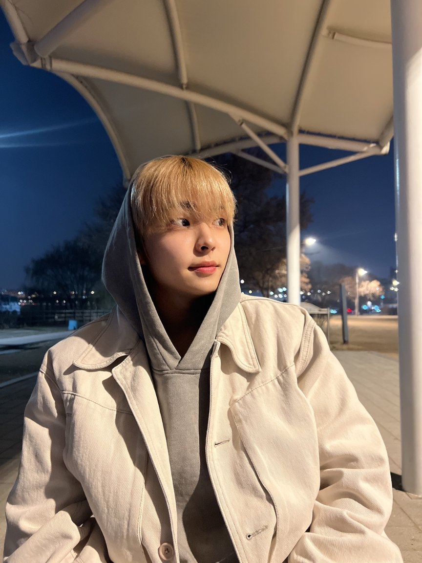 [230311 Fancafe Update] [#LEEKANGSUNG] 'It's already been 900 days ☺' The weather was nice today, so I went to the Han River after work :) To Ghosties and the members who have been with me for 900 days, I love you 🥰 #GHOST9 #고스트나인 #900DaysWithGhost9
