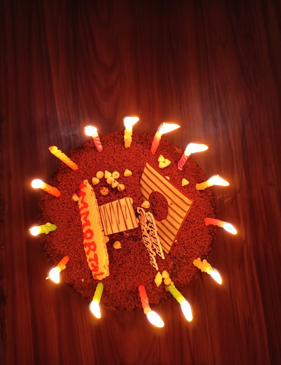 mahesh_d_igor's tweet photo. Is this cake or anything relates to black magic components..
Bcos I'm the greatttttt witch of Air-Wing batch..
After ஊதிஃபையிங் candles சுட்ருச்சுடா..
#Bday_boy #நானும்_ஓர்_குழந்தை 😍😍 https://t.co/MJyMNmIKQ3