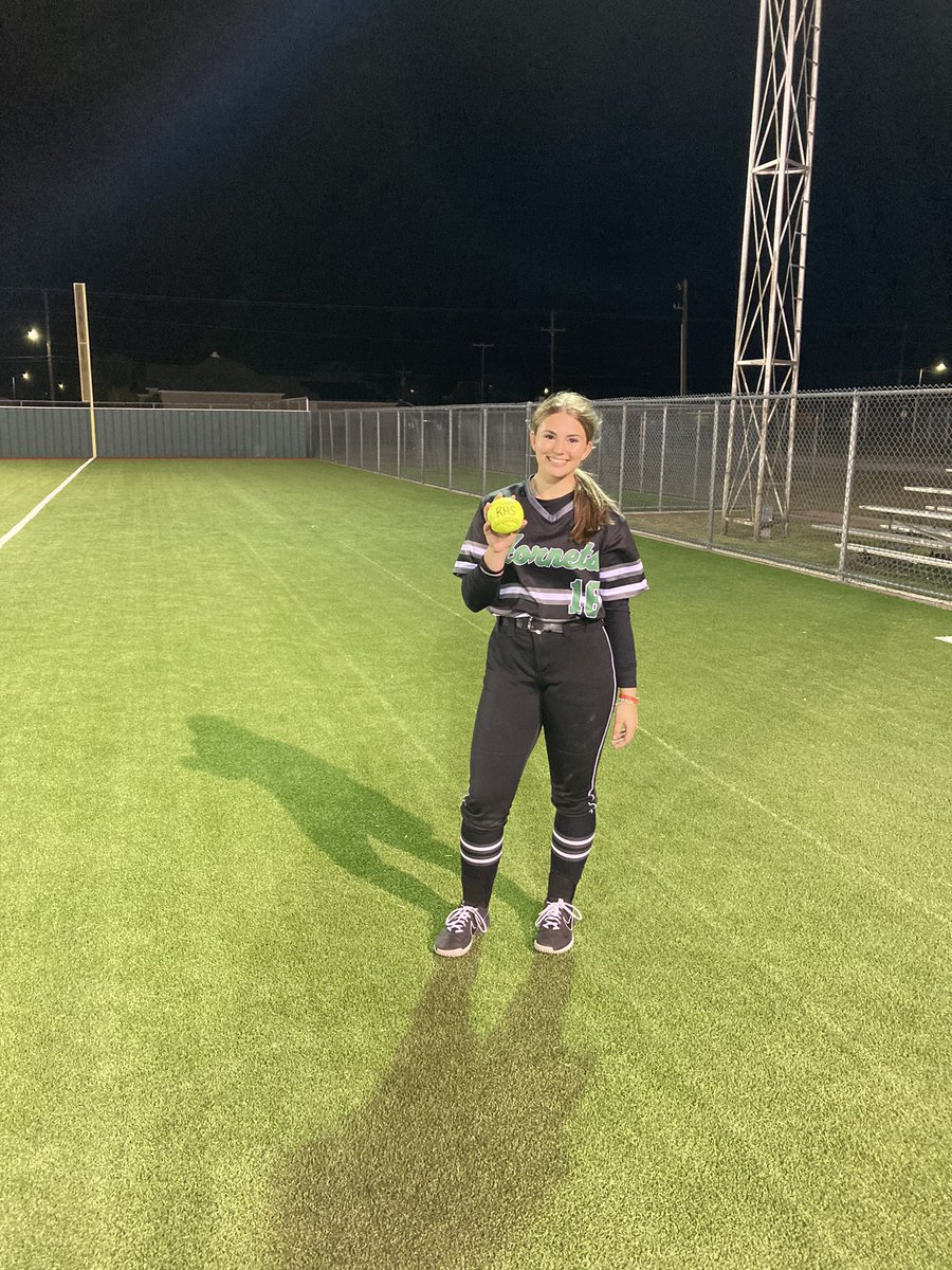 Nice rebound for the Lady Hornets! 7-1 victory over Rider. Ryann Baker led the hitting with a 3 hit day which included her first varsity homerun. Allison Smith and Kaylee Parrish both added 2 hits a piece. Casey Morrison got the win in relief with a solid 3.1 innings.