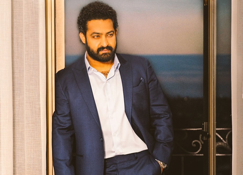 IndianBoxfice's tweet photo. Who Has a More Stylish Look ? 

         #JrNTR 🔄                   #RamCharan ❤ https://t.co/ZNu1c5uR4w