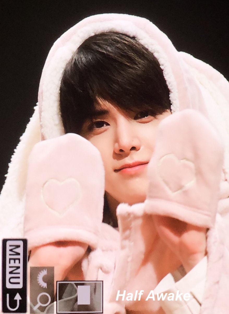 halfawake_0808's tweet photo. 230311 🐰 #THEBOYZ #더보이즈 #영훈 https://t.co/1AAaNiq3xZ