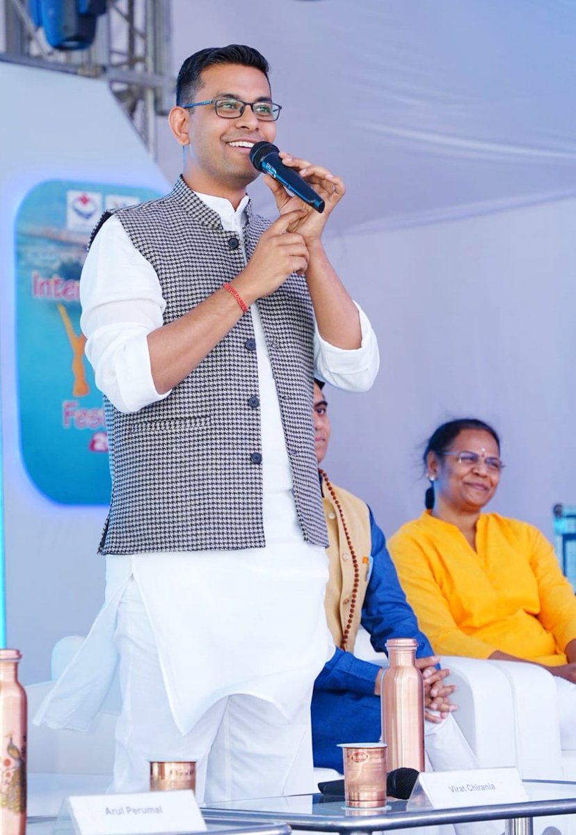 viratchirania's tweet photo. Spoke at the International Yoga Festival org by  @UTDBofficial Uttarakhand Govt last week

Rishikesh, Ganga and discussions on Yoga n Meditation - I feel I am in  Bharat of my dreams! 

Shared Gurudev's @srisri message with Yoga experts n enthusiasts from around the world! https://t.co/mXSEFGz6Yd