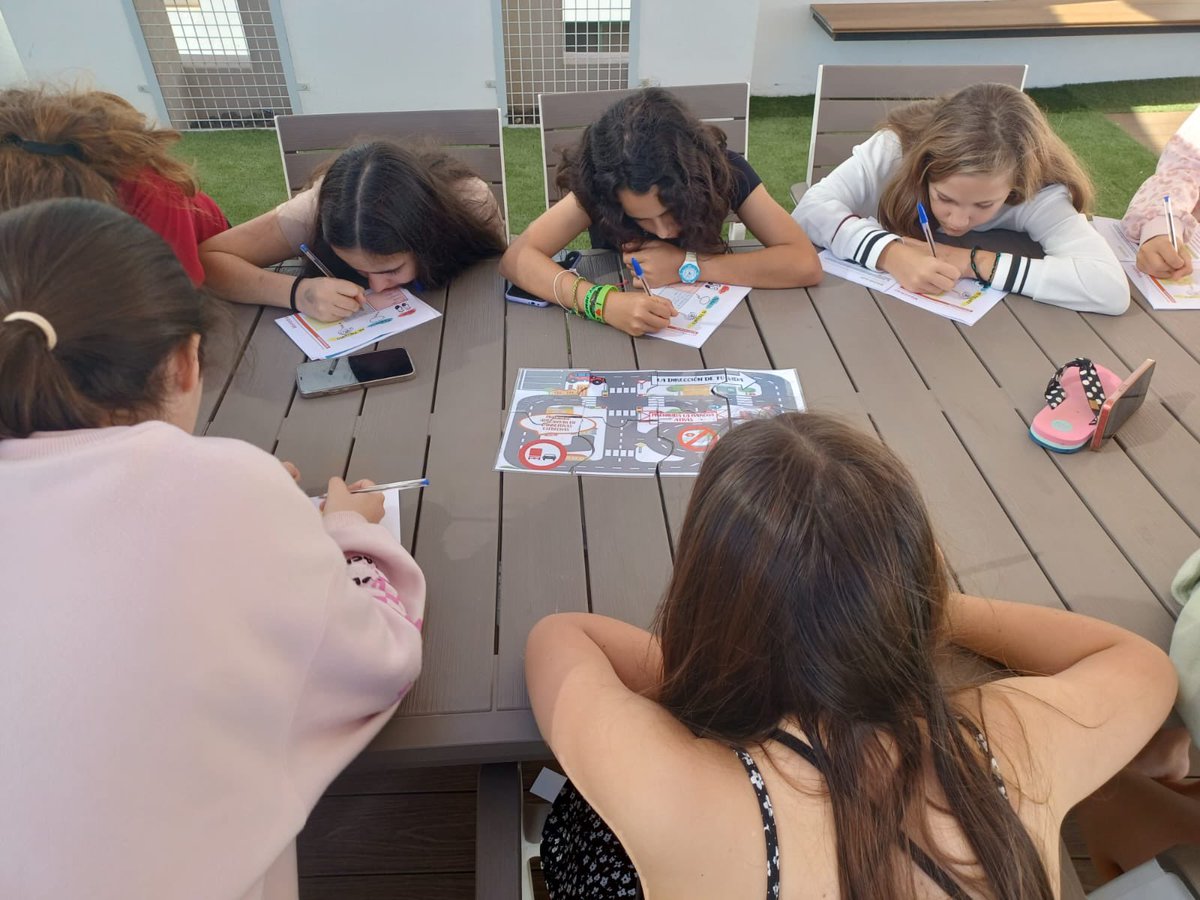 NazaretArrecife's tweet photo. Los @coleinnovadores de Tenerife y Lanzarote estamos viviendo las #JornadasDePastoral. Una auténtica Autoescuela para la vida. #Momentum para crecer de 🧡. #ConduceTuVida #EstoVaDePersonas #EducamosElCorazón #NazaretStyle #SelloExcelsior #AsíEsNazaret https://t.co/y9MHdyoHni