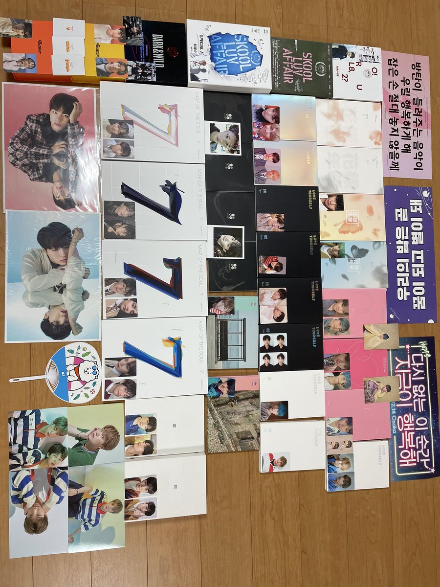 Toy__st00's tweet image. 1枚目必読🙇🏻‍♀️
購入者様には最後の写真のポスターを無料でお譲りします❣️
買取ツイート続きます↓↓↓
 #グッズ買取  #btsグッズ  #btsグッズ買取  #ARMYさんと繋がりたい