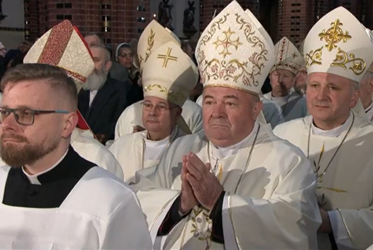 Mirosław Oleksza on Twitter "RT EpiskopatNews W Katedrze Świętych