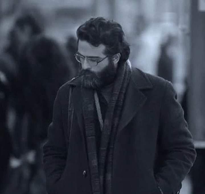 حينما تقرأ كلام قديم بينك وبين أحد 
ستعرف كم أن الناس تتغير ، و أن المحبة تختفي 
والقلوب تقسو ، والوعود تُنسى 💔.