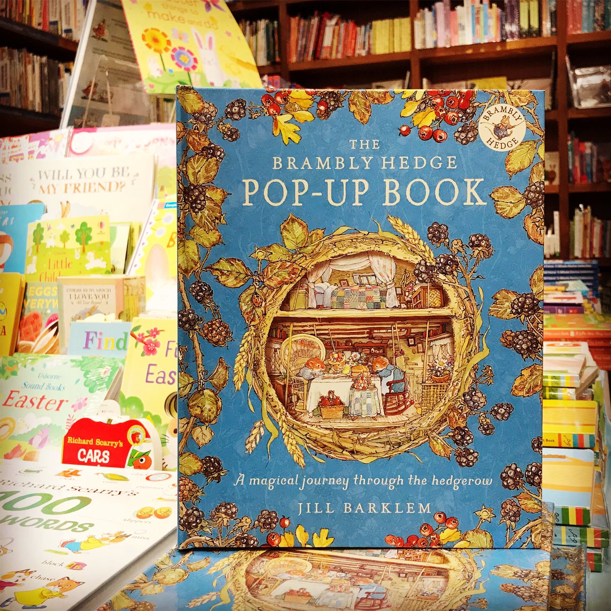 4階洋書】”The Brambly Hedge Pop-Up Book” 世界中で愛されている『の