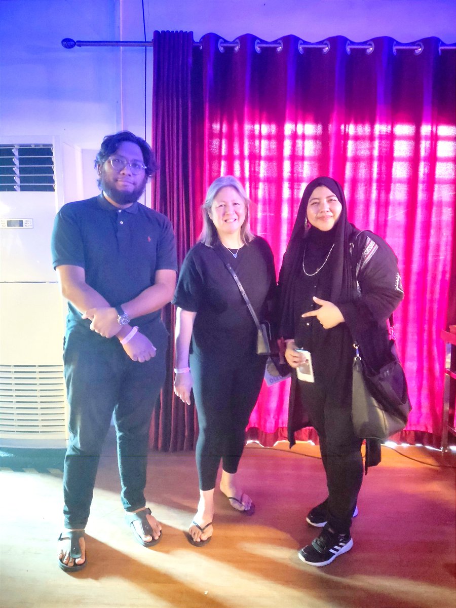 Megat_Yaesree's tweet photo. Bumped into Kak @Jenn_Thompson today at Sound Flowers at Panggung Asia .
#SoundFlowers
@kelipanstore https://t.co/tMNmEZPsJp